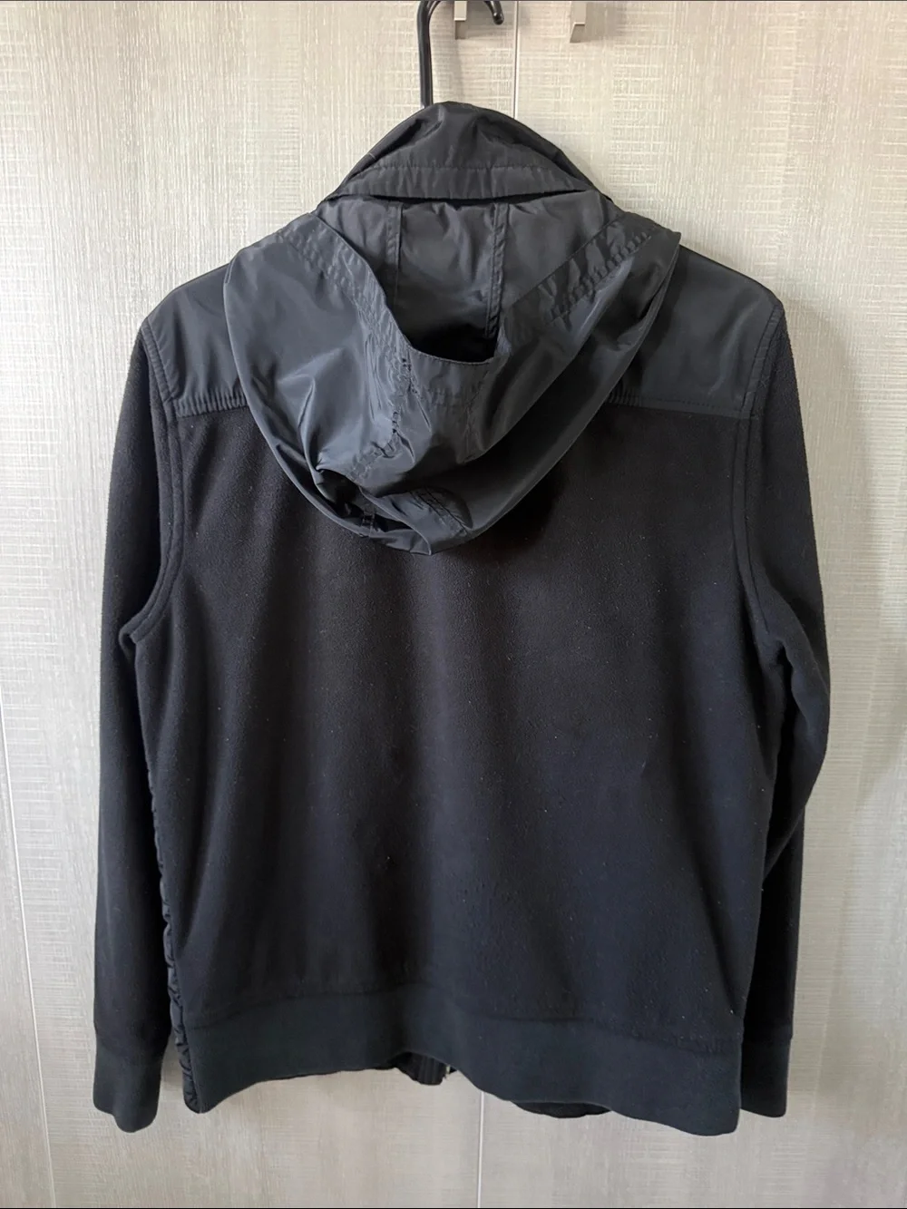 Banana Republic Black Quilted Hooded Performance Jacket with Knit Sleeves